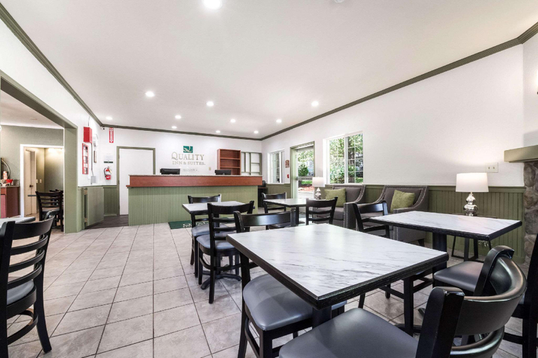 Public Area 2, Quality Inn & Suites Bainbridge Island, Kitsap
