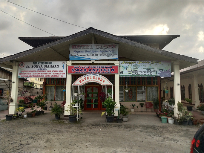 Exterior & Views 2, OYO 91061 Hotel Glory Tarutung, North Tapanuli