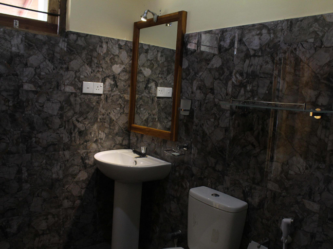Bathroom 5, Sinhagiri Villa, Dambulla