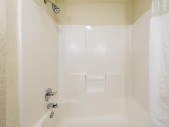 Bathroom 3, Comfort Inn & Suites Gatesville, Coryell