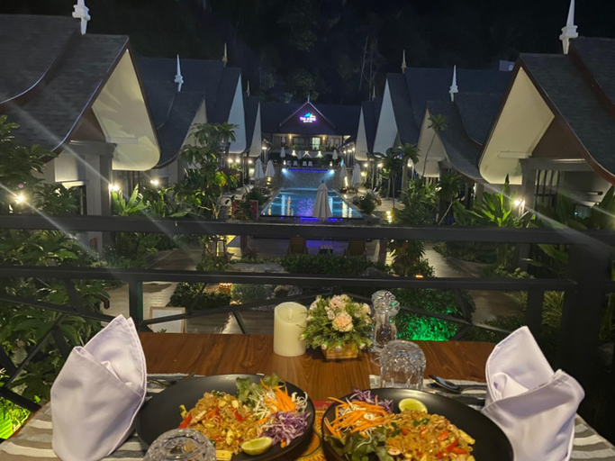 Food and beverages 4, The Scene Cliff View Villas, Mueang Krabi