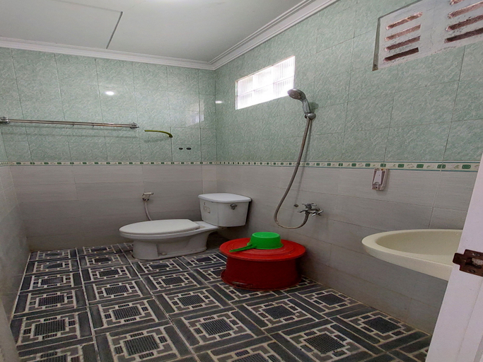 Bathroom 4, Hotel Sidomulyo Syariah, Pacitan