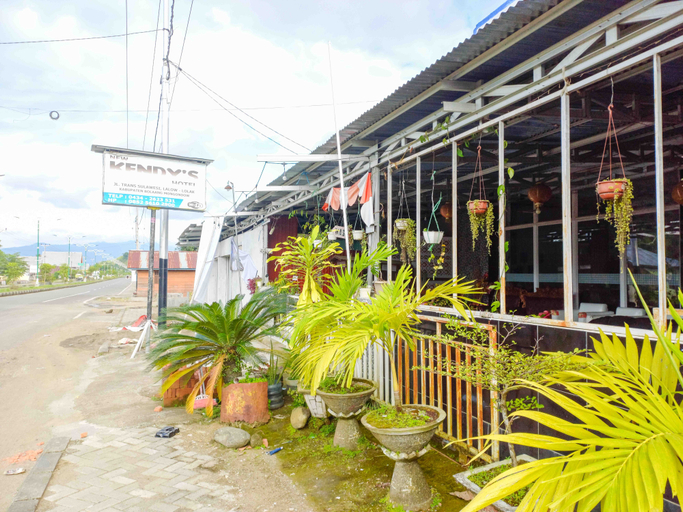 Exterior & Views, RedDoorz @ Lolak Bolaang Mongondow, Bolaang Mongondow