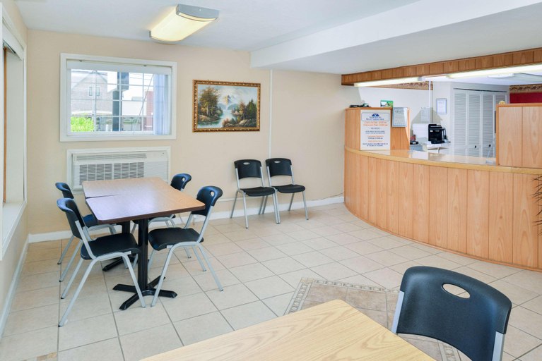 Public Area 2, Americas Best Value Inn Lebanon, MO, Laclede