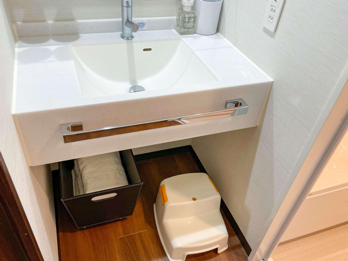 Bathroom 15