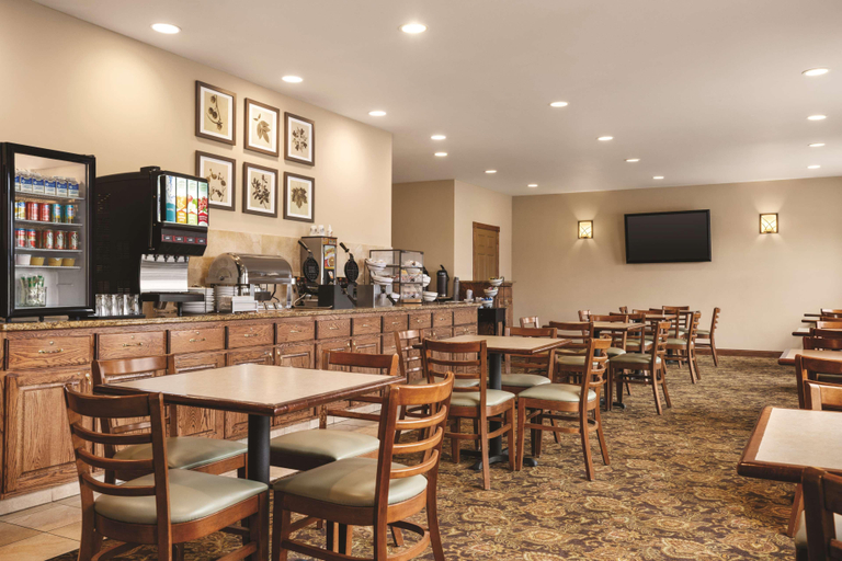 Food & Drinks, Country Inn & Suites by Radisson, Forest Lake, MN, Washington