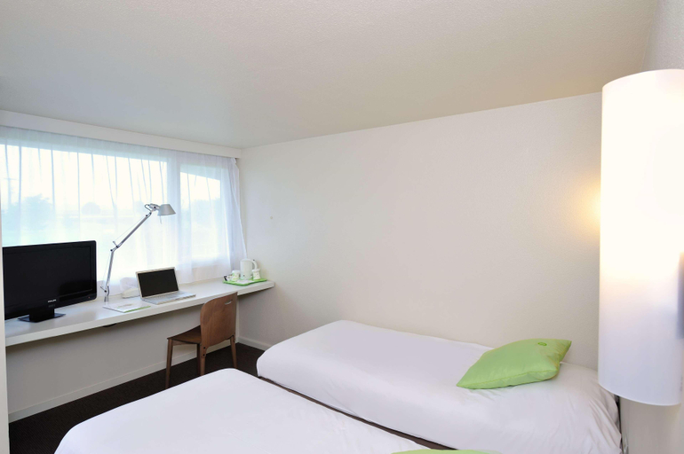 Bedroom 4, Hotel Campanile Reims Est - Taissy, Marne
