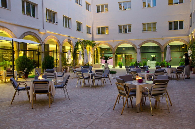 Food & Drinks 5, TRH Ciudad de Baeza Hotel, Jaén