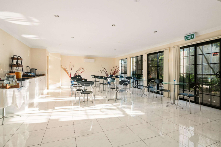 Public Area 3, Econo Lodge Waterford, Waterford West