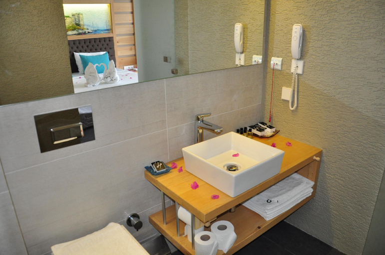Bathroom 4, Herodot Beach Otel, Bodrum