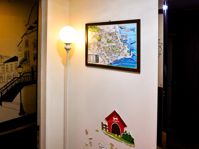 Public Area 3, FunStay Inn Guesthouse, Jung