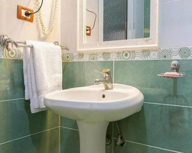 Bathroom 4, Kocibelli Hotel, Korçës