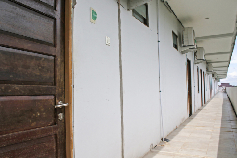 Public Area 2, Hotel O Permata Inn, Kapuas