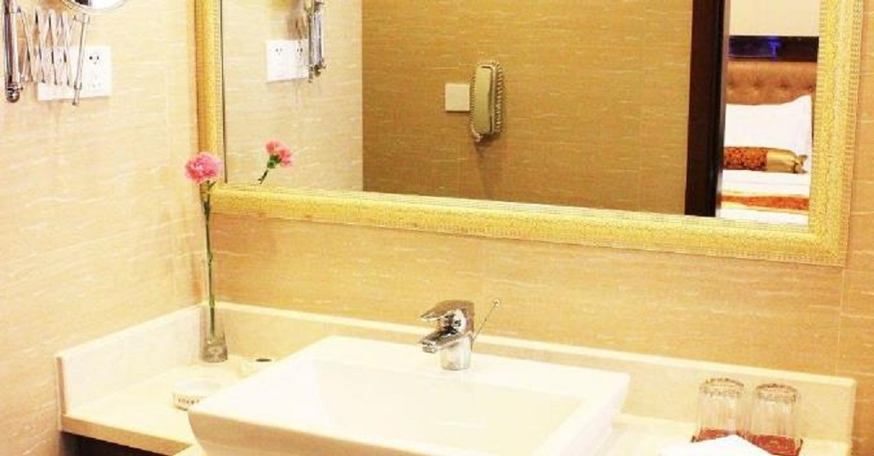 Bathroom 4, Jin Jiang Pacific Hotel, Shanghai