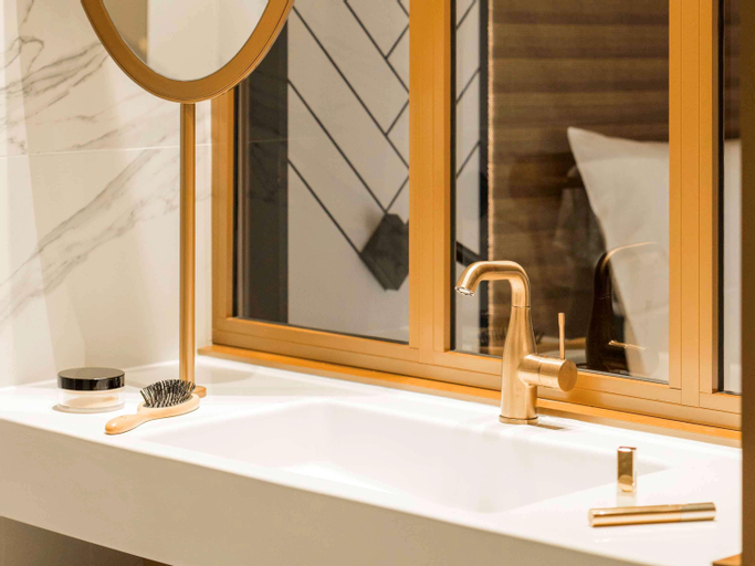 Bathroom 9