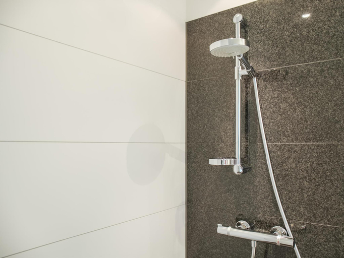 Bathroom 3, Motel One Zurich, Zürich