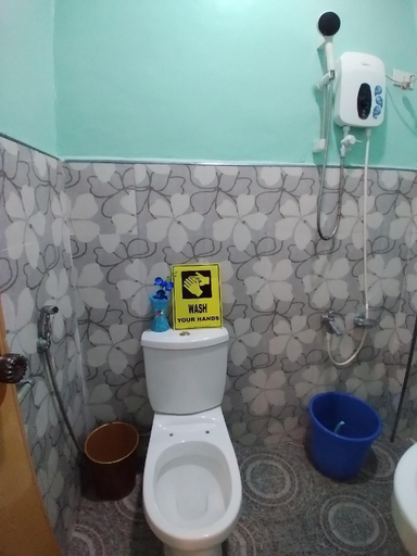 Bathroom 3, Azulea Family Deluxe 1 * own CR, shower, AC, TV, Oslob