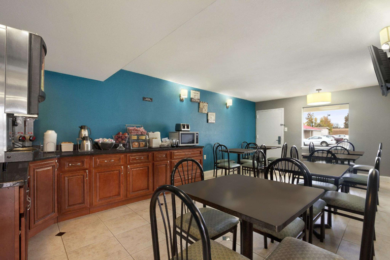 Food & Drinks 5, Super 8 by Wyndham Chattanooga/East Ridge, Hamilton