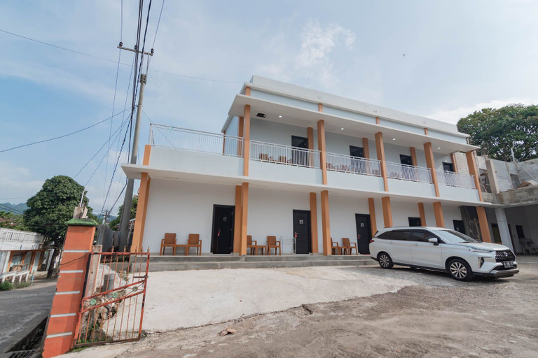Exterior & Views 2, RedDoorz Syariah @ Tanggeung, Cianjur