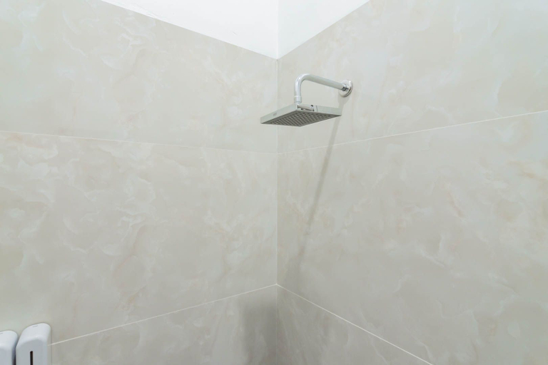 Bathroom 3, RedDoorz Syariah @ Tanggeung, Cianjur