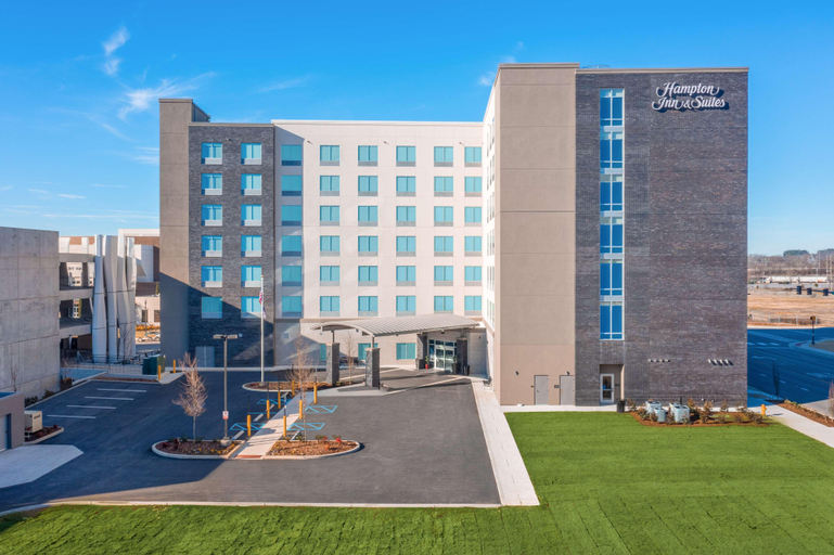 Exterior & Views 5, Hampton Inn & Suites Huntsville Downtown, Madison