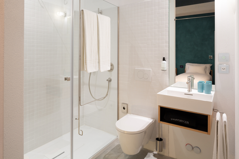 Bathroom 5, Riva Rooms & Studios, Locarno