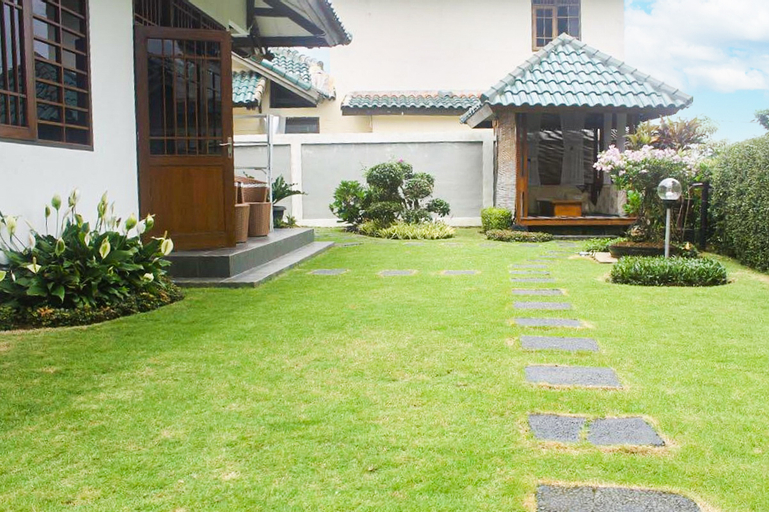 Exterior & Views 2, 3BR Villa Lotus Puncak Blok D-33, Bogor