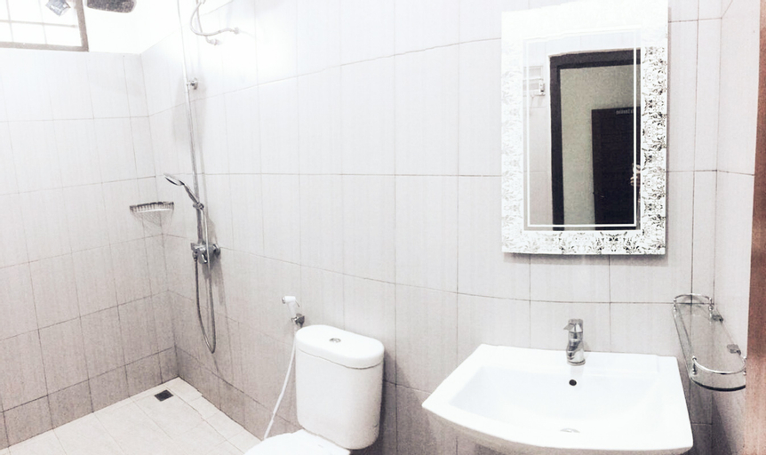 bathroom 6