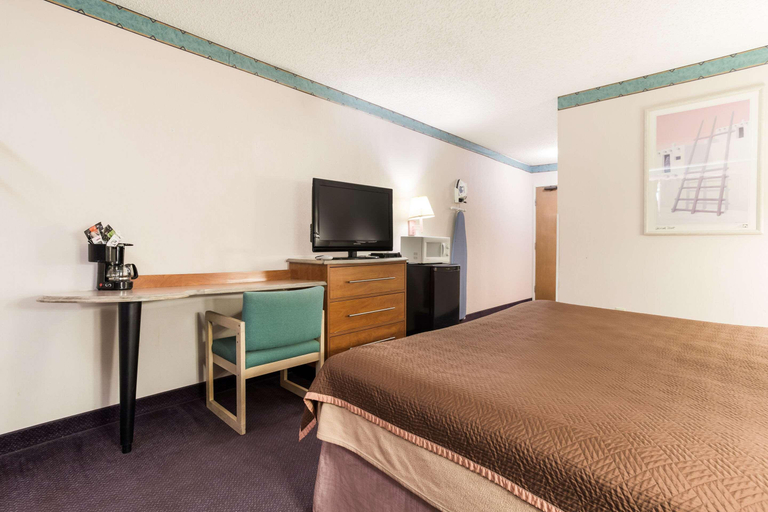 Bedroom 3, Rodeway Inn Gallup, McKinley