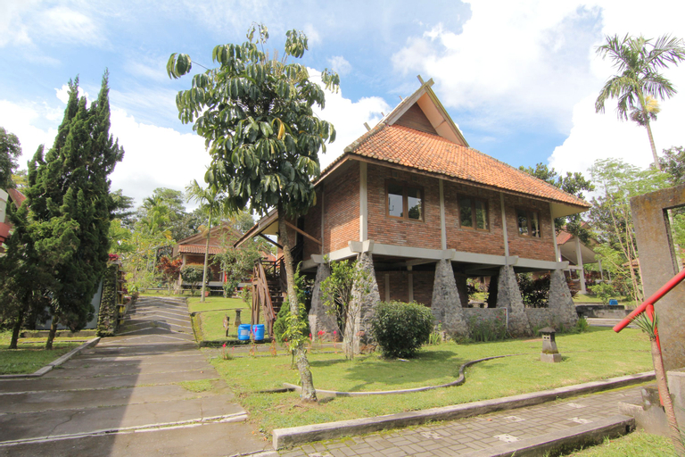 Exterior 2