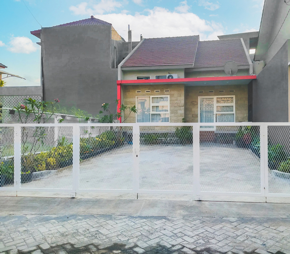 Villa Sawahan with Private Pool, Malang