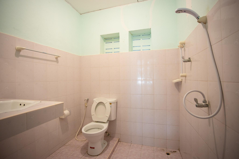Bathroom 3, Andaman Peace Resort, Kapoe