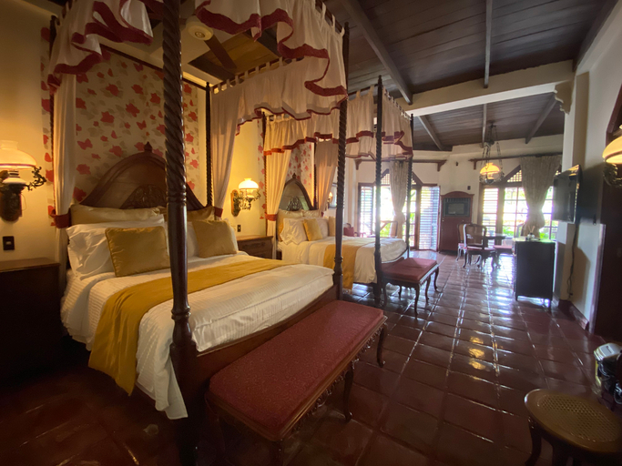 Bedroom 3, Tropicana Castle Dive Resort, Puerto Galera