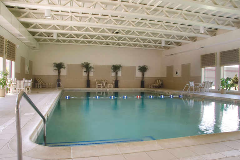 Sport & Beauty, DoubleTree by Hilton Hotel Chicago - Alsip, Cook