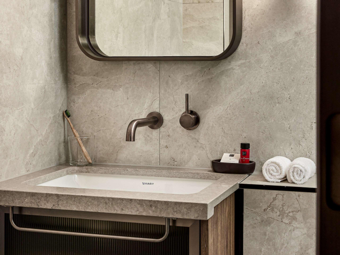 Bathroom 20