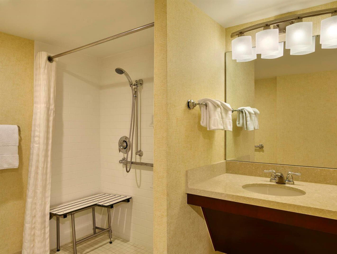 Bathroom 5, Embassy Suites Tysons Corner , Fairfax