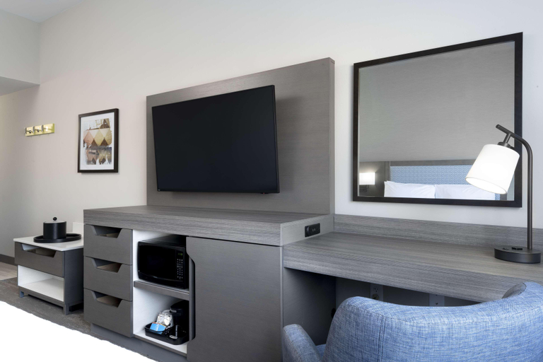 Bedroom 24
