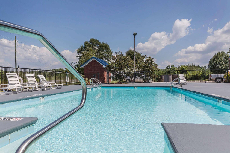 Others 5, Quality Inn Calera I-65 exit 231, Shelby