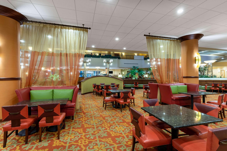 Food & Drinks 2, Wyndham Grand Oklahoma City Downtown, Oklahoma