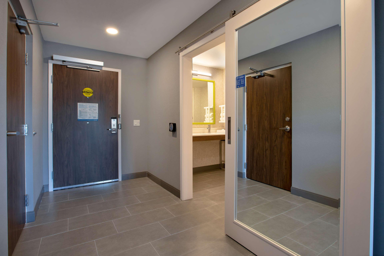Public Area 2, Hampton Inn & Suites Ottawa West, Ottawa