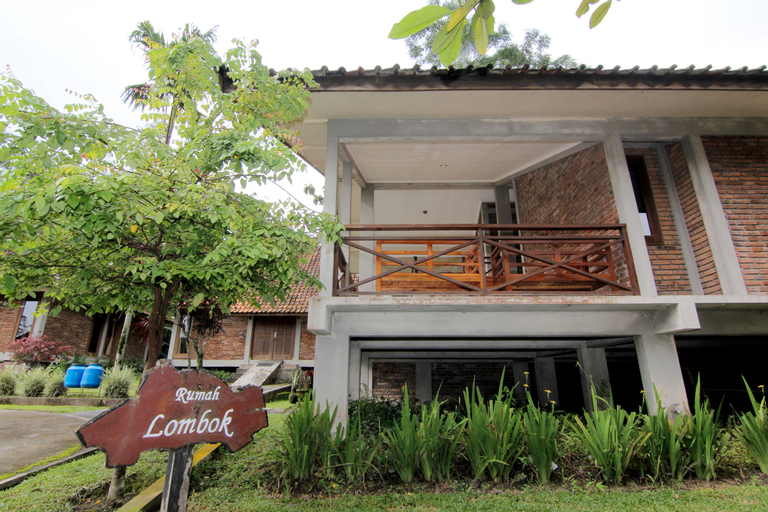 Exterior 14