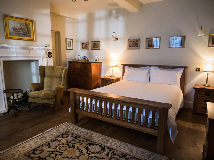 Others 5, Wethele Manor, Warwickshire