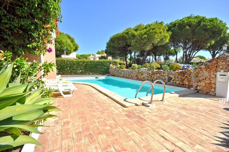 Sport & Beauty 2, Modern, comfortable and well equipped private pool villa, Loulé