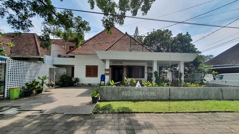 Exterior & Views 1, Augustina Home Malang, Malang