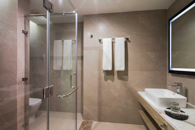 Bathroom 2, Aber Al Takhassui, Riyadh