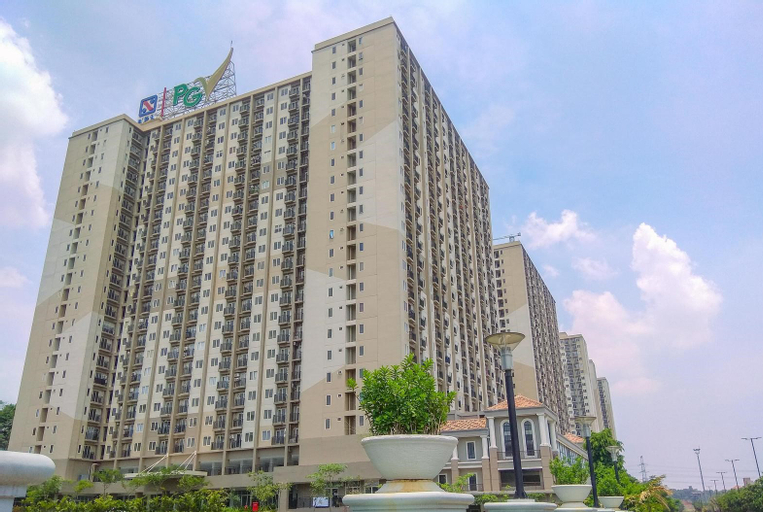 Exterior & Views 18