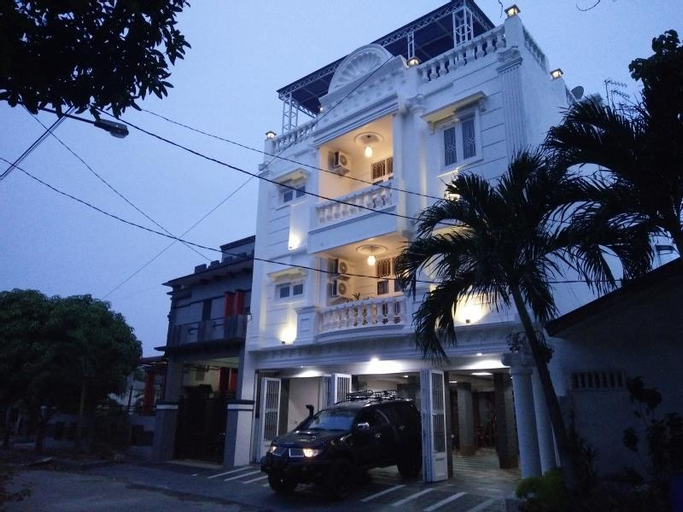 Exterior & Views 22