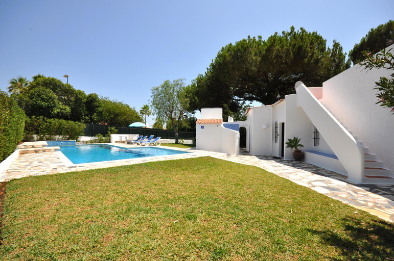 Sport & Beauty 2, A super little villa for small parties set in a beautiful, Loulé