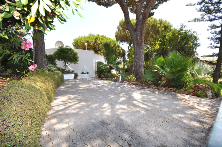 Others 5, A super little villa for small parties set in a beautiful, Loulé