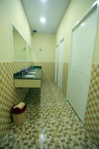 Bathroom 4, Al Dhiyafa Palace Hotel Apartments, Seeb